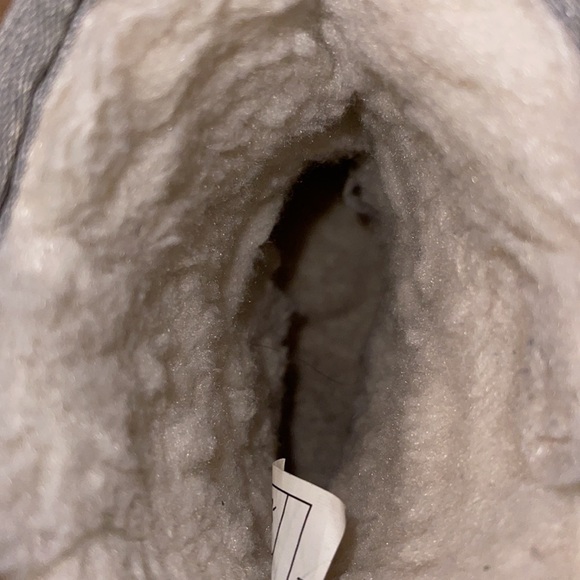 Kids Koolaburra Ugg boots - Picture 4 of 4